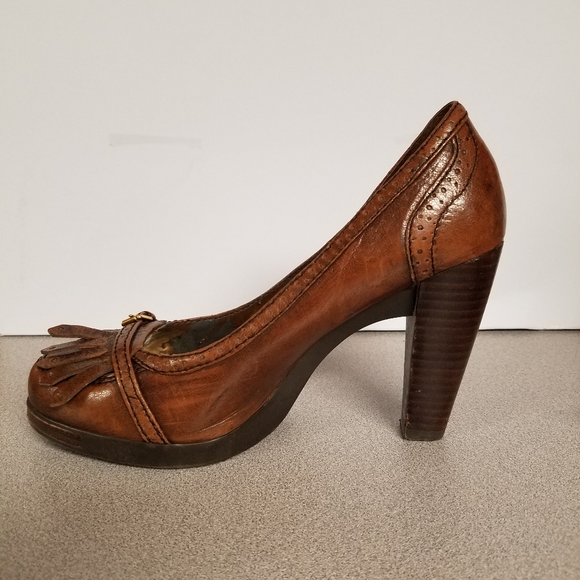 Used BCBGirls Brown Leather Low Platform Heels, Size 5.5 - Picture 8 of 13